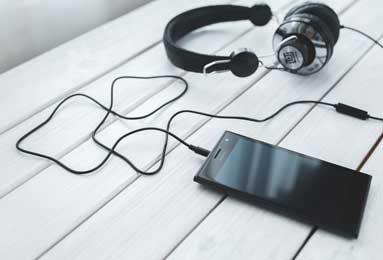 意甲媒体透露：特奥接受采访时表示，在意大利我只为米兰踢球，但有些人在，我不会回米兰